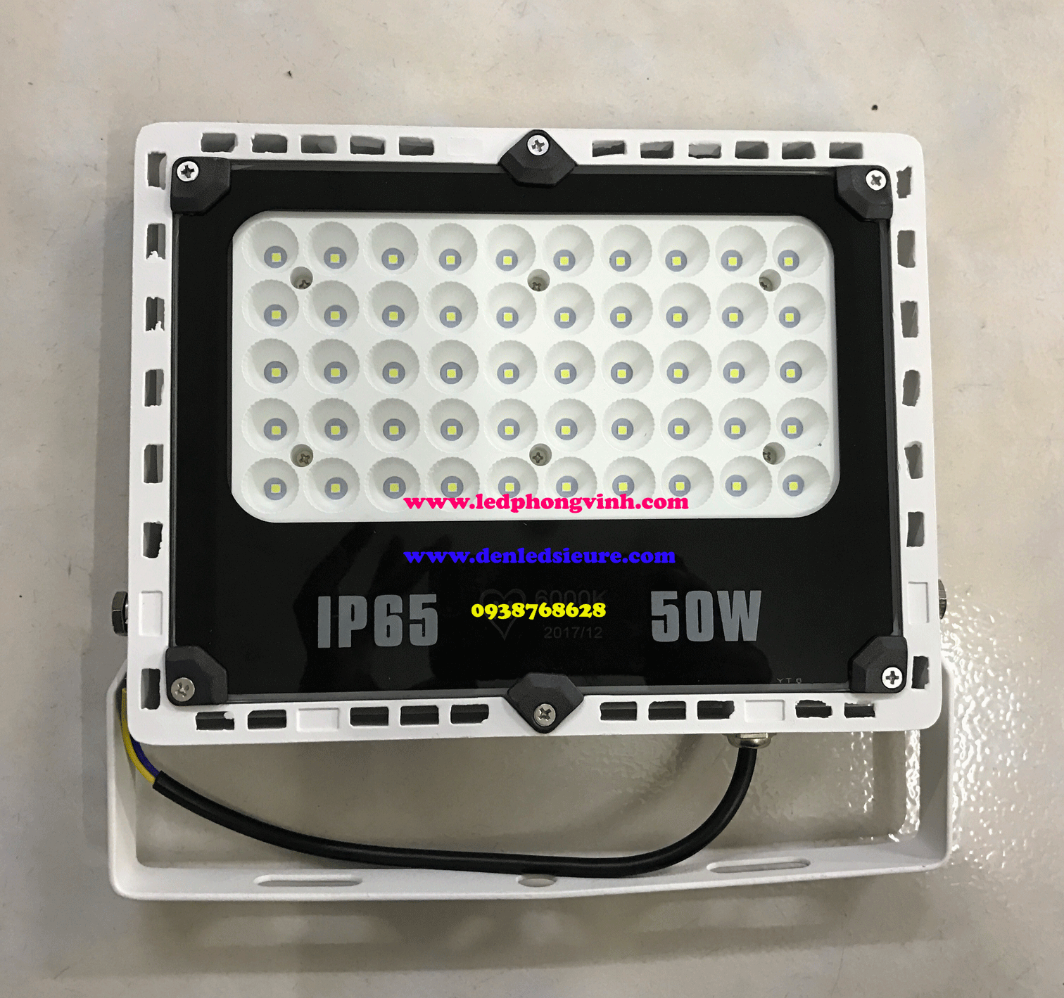 ĐÈN PHA LED 100W DẠNG TỔ ONG